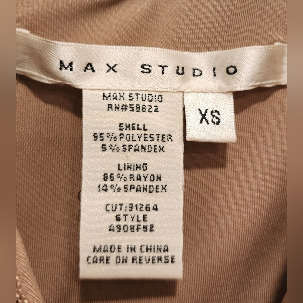 Stunning Max Studio layered champagne colored dress. Size XS - Picture 7 of 10